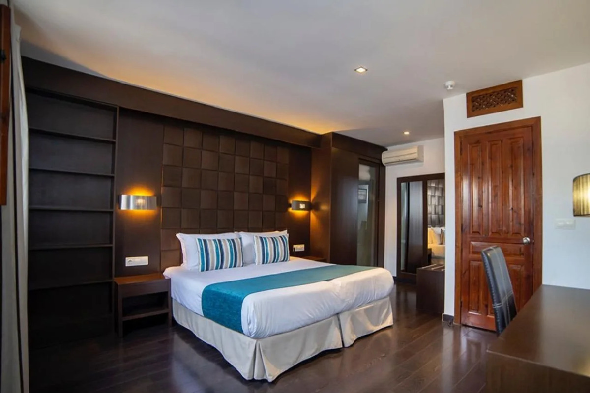 Occidental Pueblo Acantilado