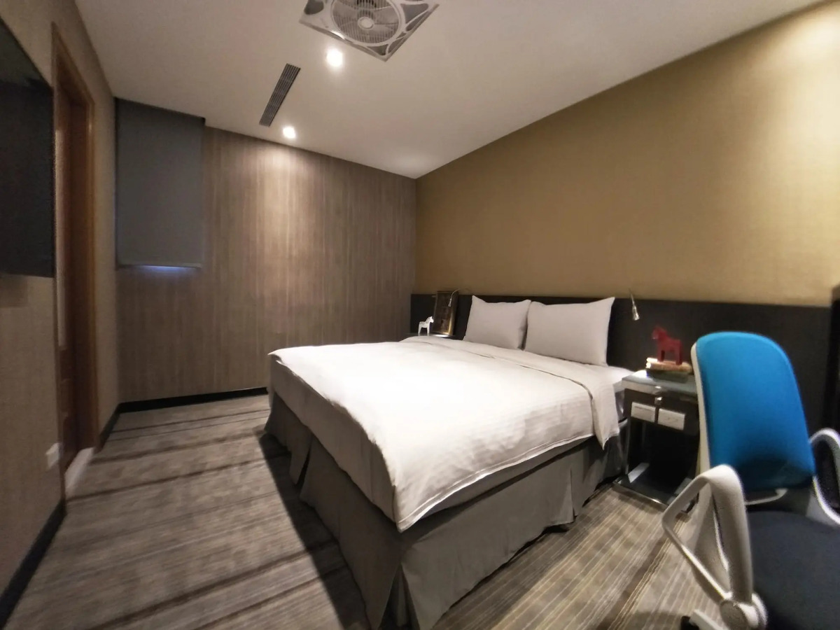 West.inn48 - Self Check-In Hotel