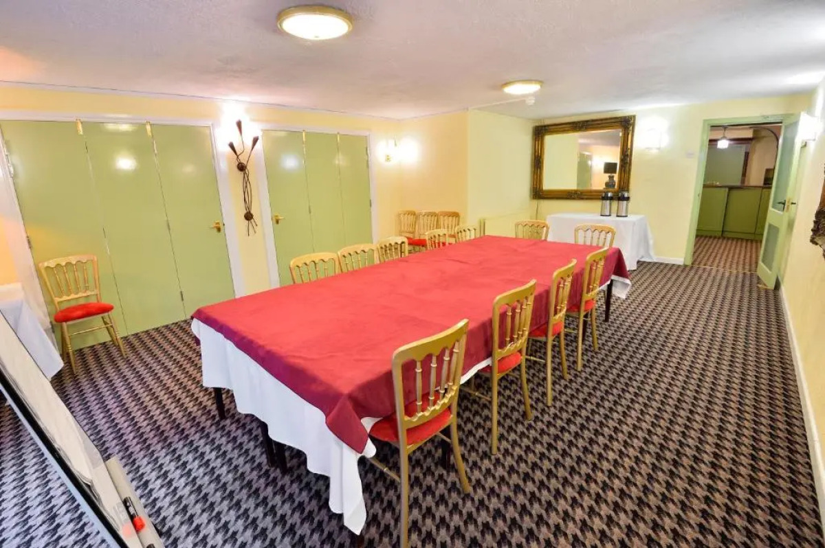 The Roundabout Hotel