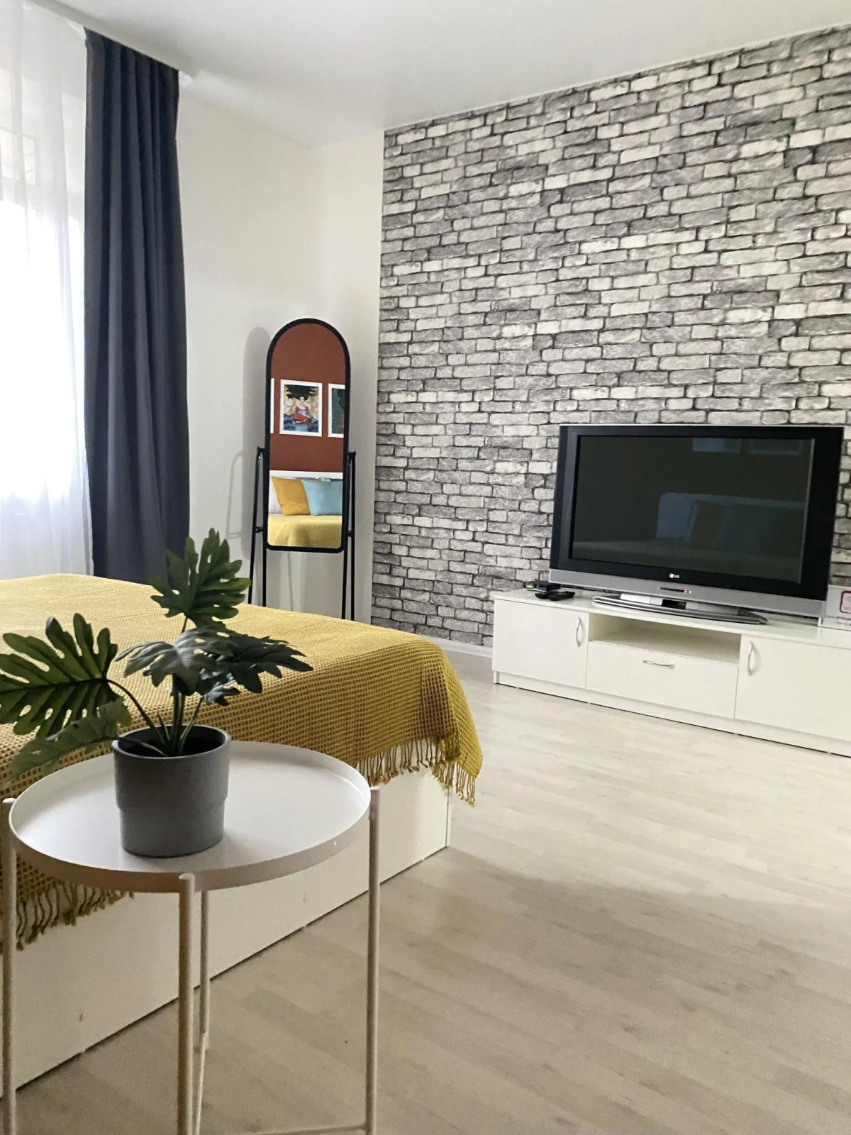 4 Ugla (Четыре угла) на Максима Горького 161