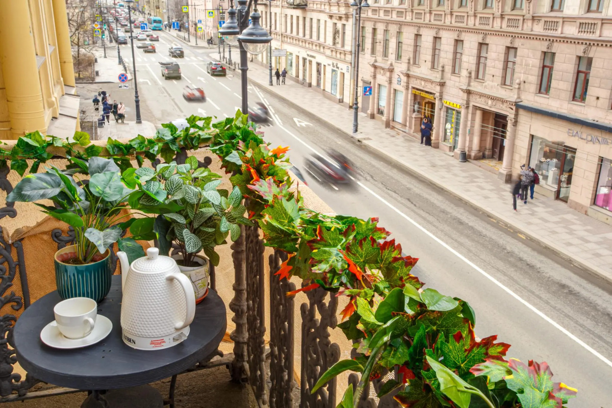 SeApart. На Большом 13 (бывш. Апартаменты на Большом проспекте Петроградской Стороны)