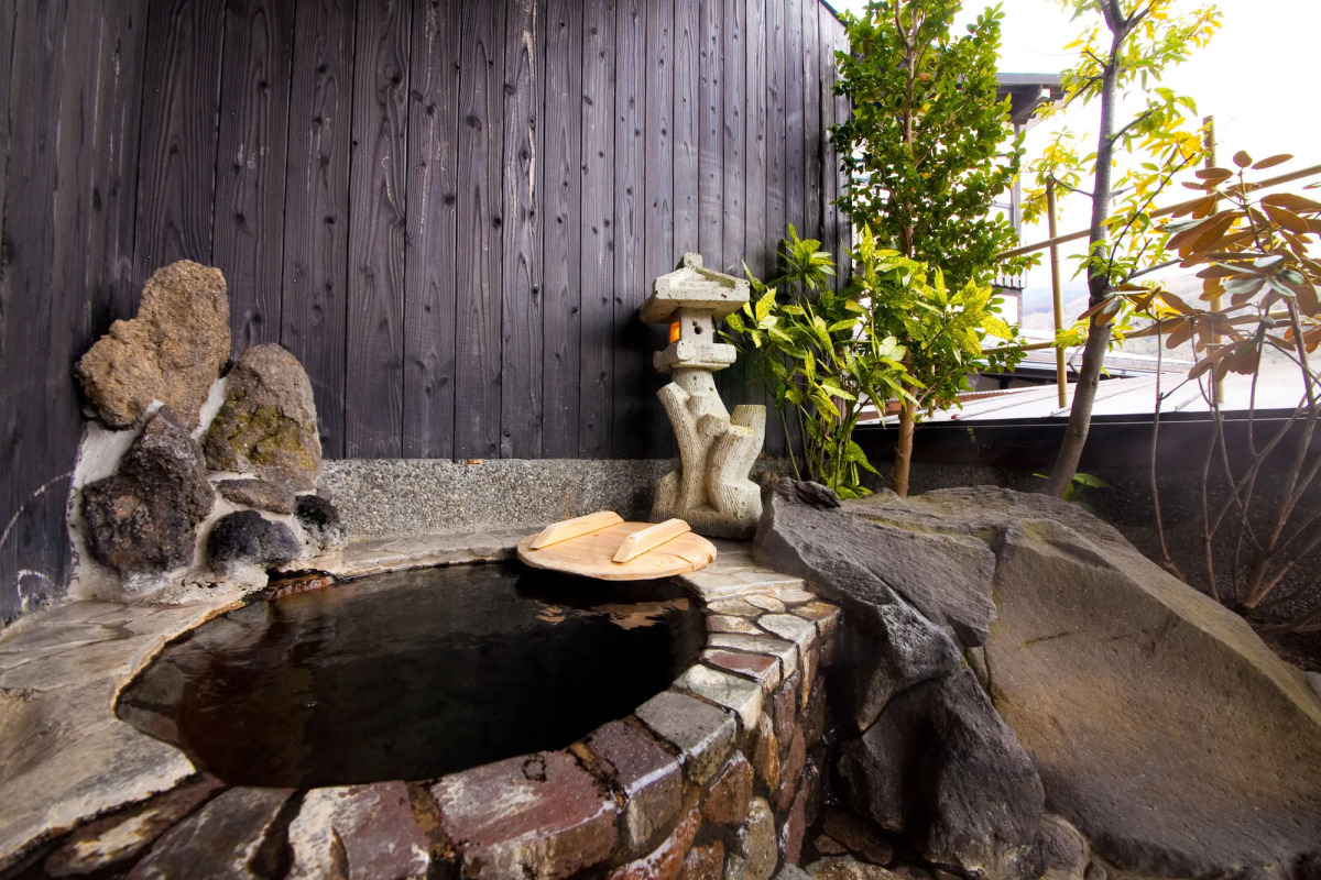 Yufuin Yawaraginosato Yadoya