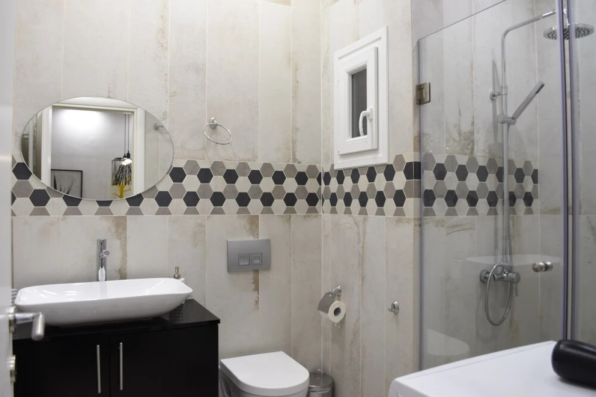 Alpinia Deluxe Apt Must