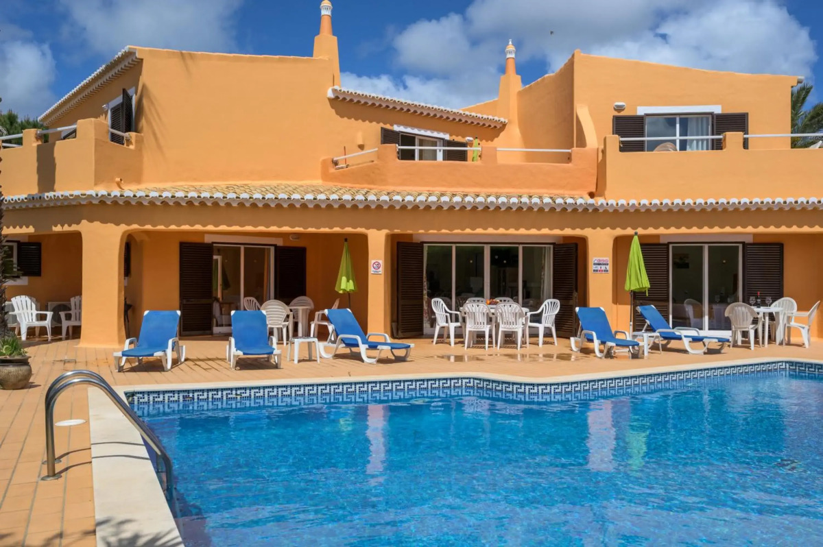 Canavial I & II Apartments