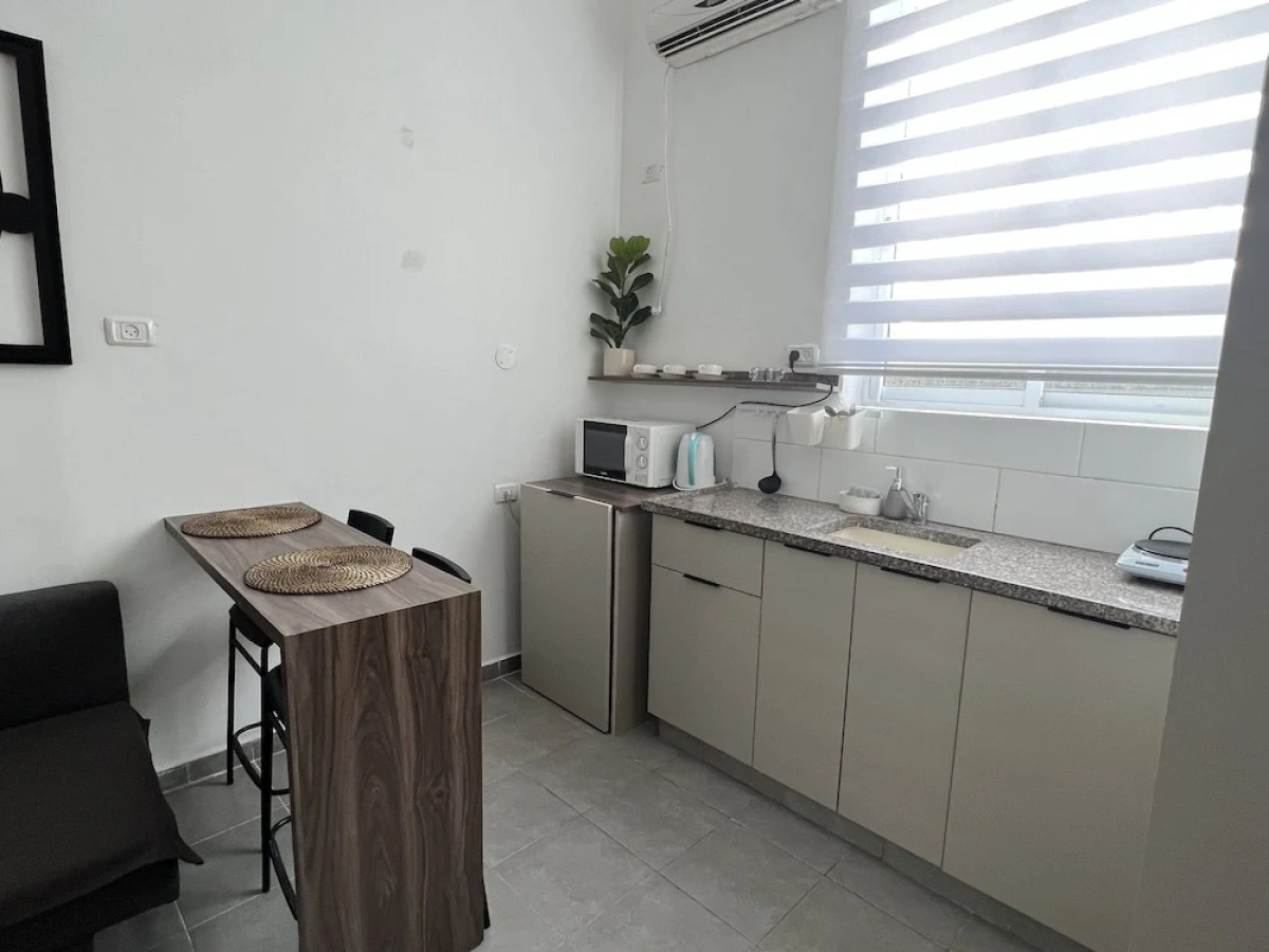 Ha-Carmel Market Apartment