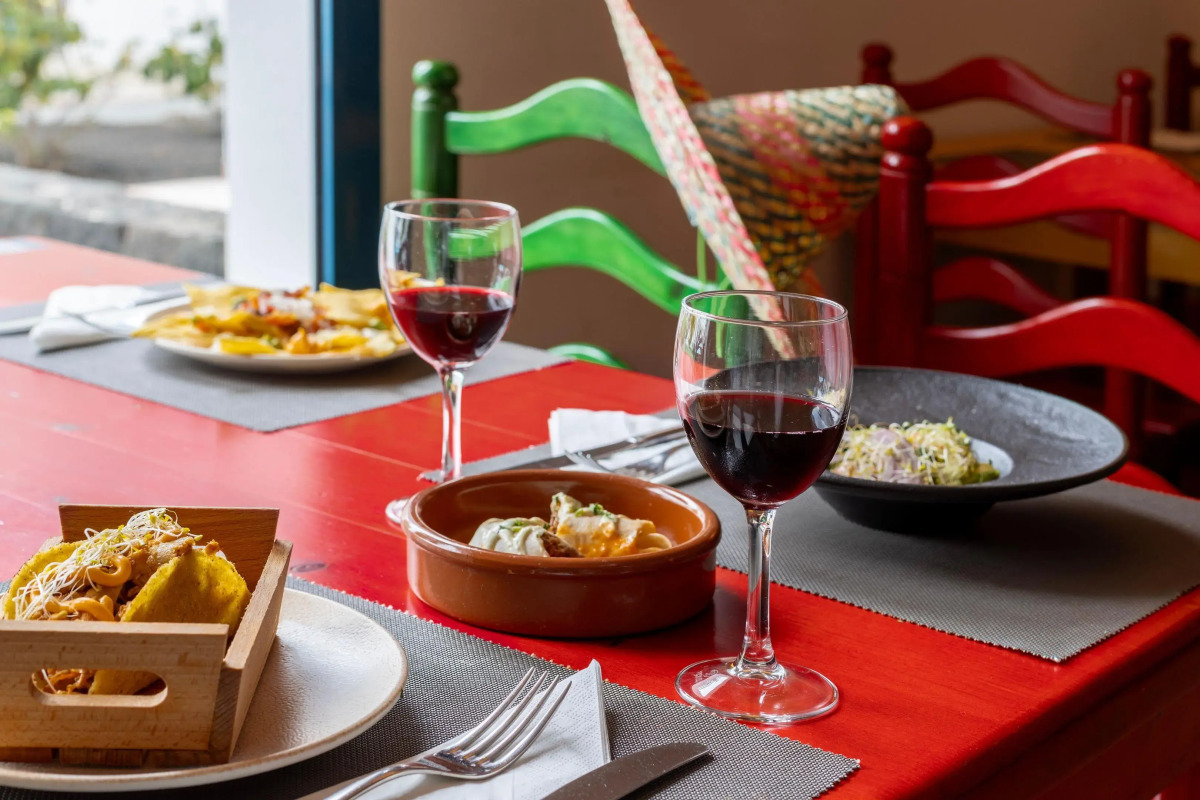 Отель THB Tropical Island Aparthotel