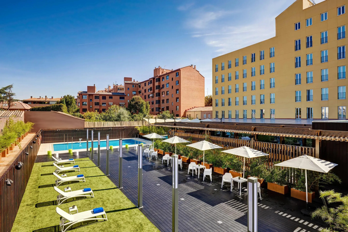 Отель Sercotel Alcalá 611