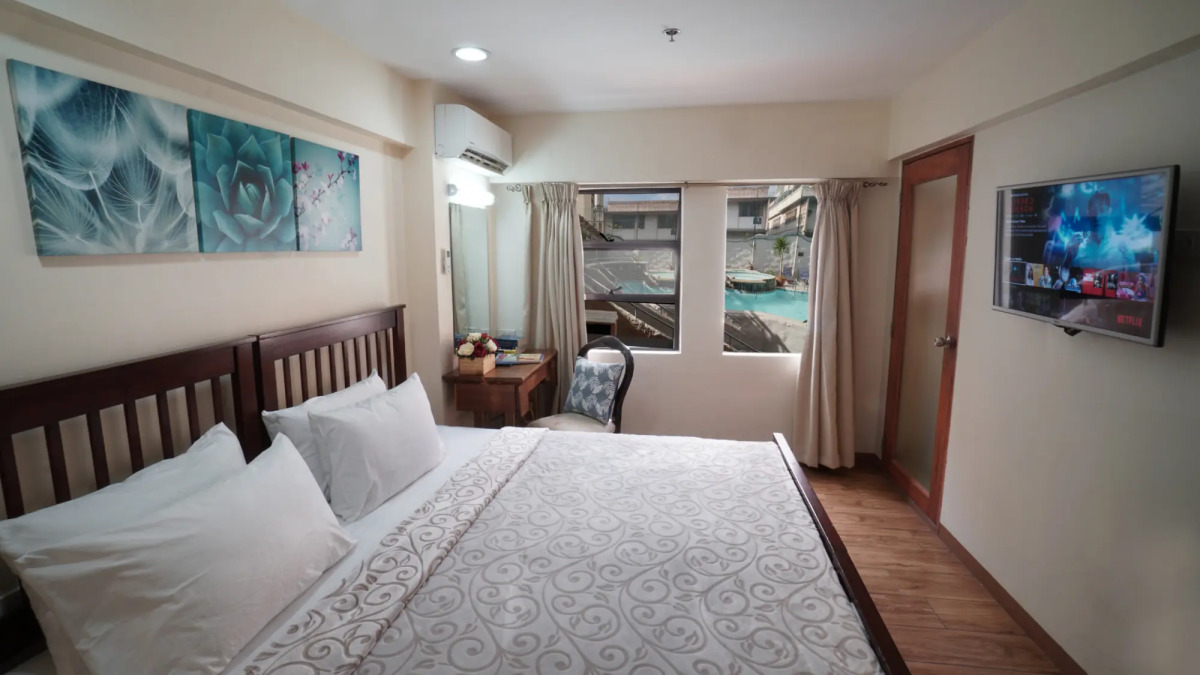 1775 Adriatico Suites