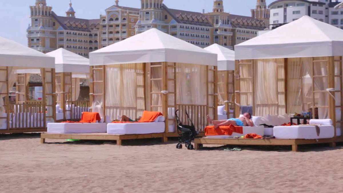 Saturn Palace Resort 