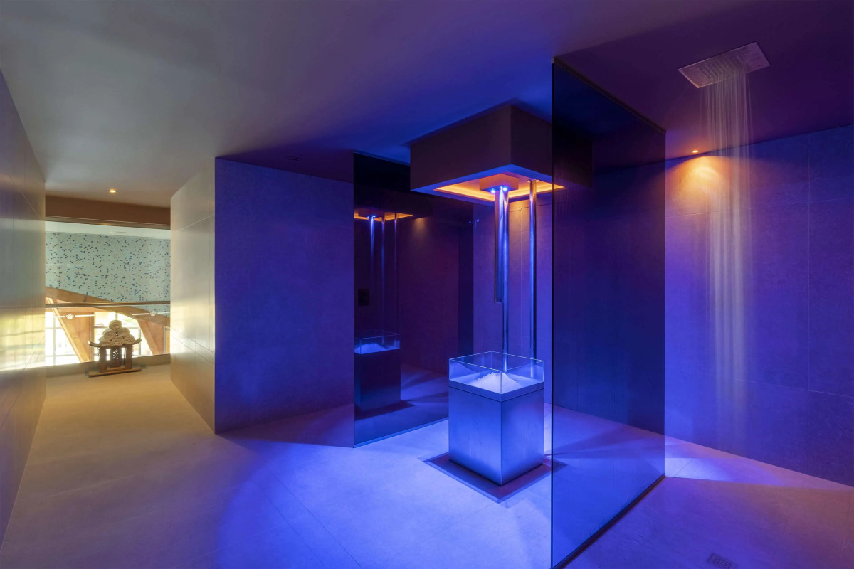 Отель Royal Savoy