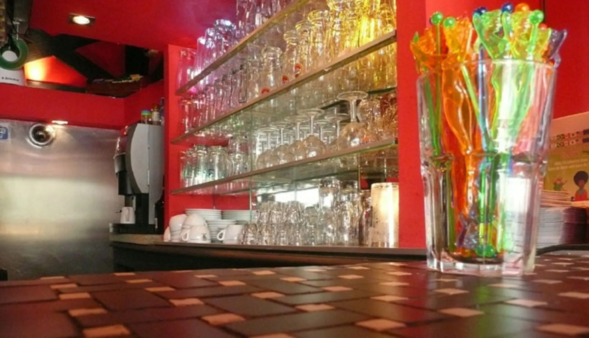 Peace & Love - Hostel