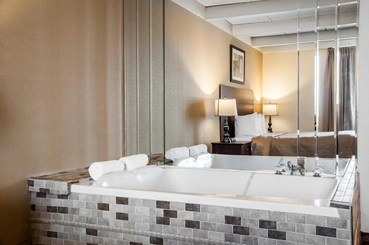 Quality Inn Buffalo Airport