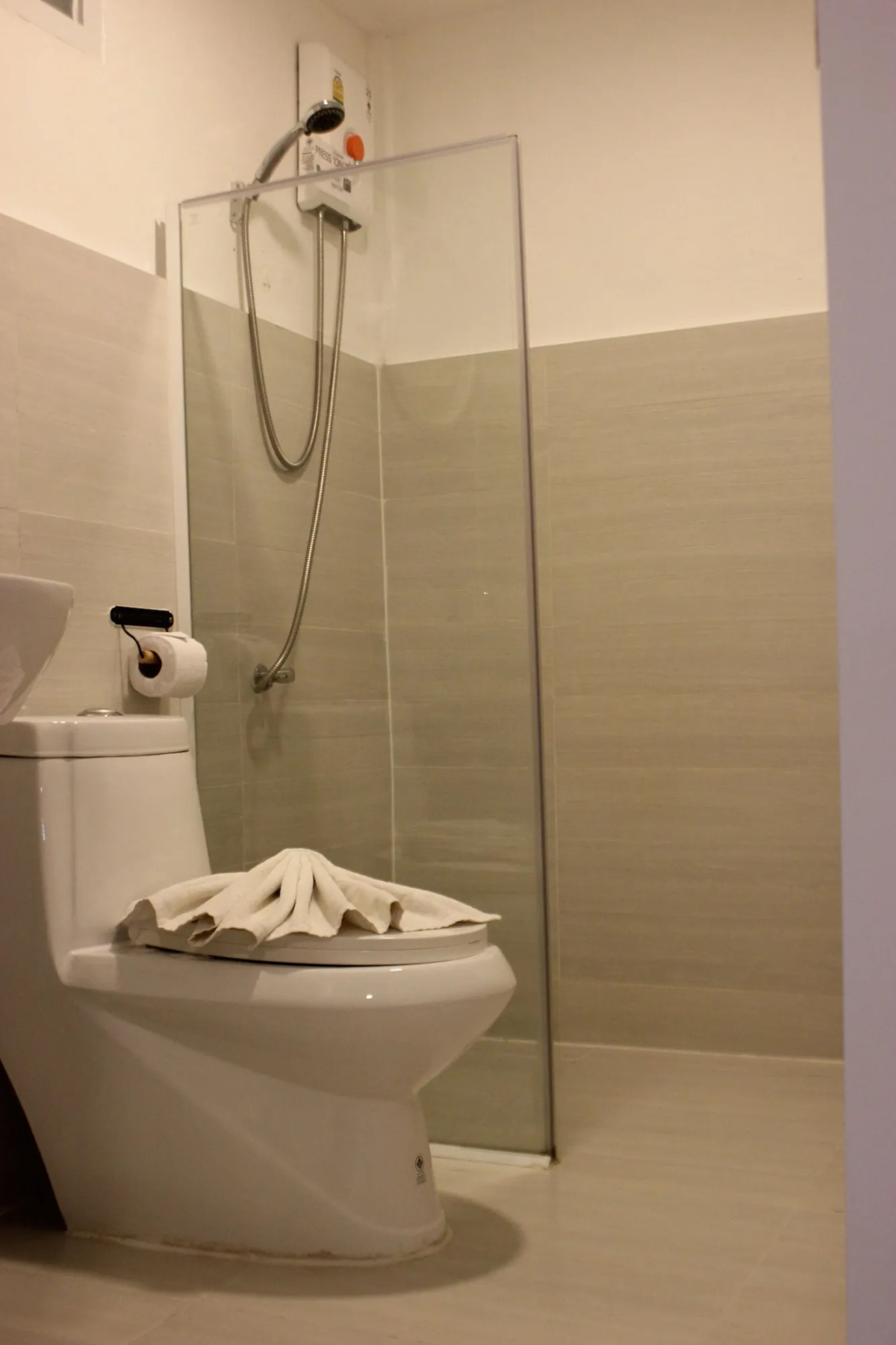 1715 House - White Rhino