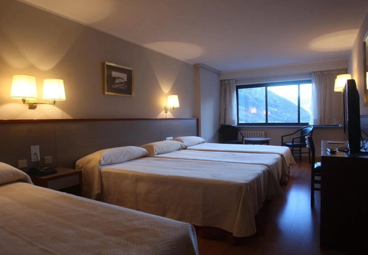 Отель Comtes d'Urgell