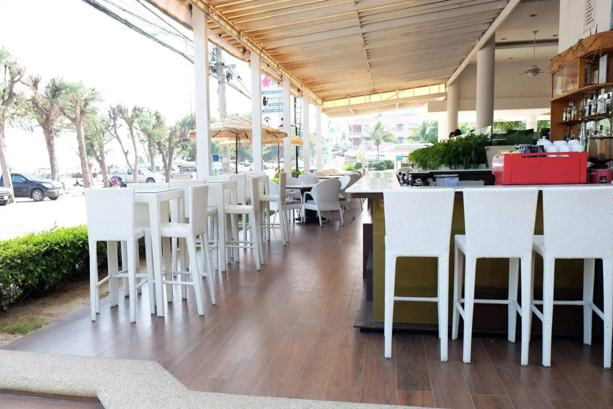 The Cha-am Methavalai Hotel