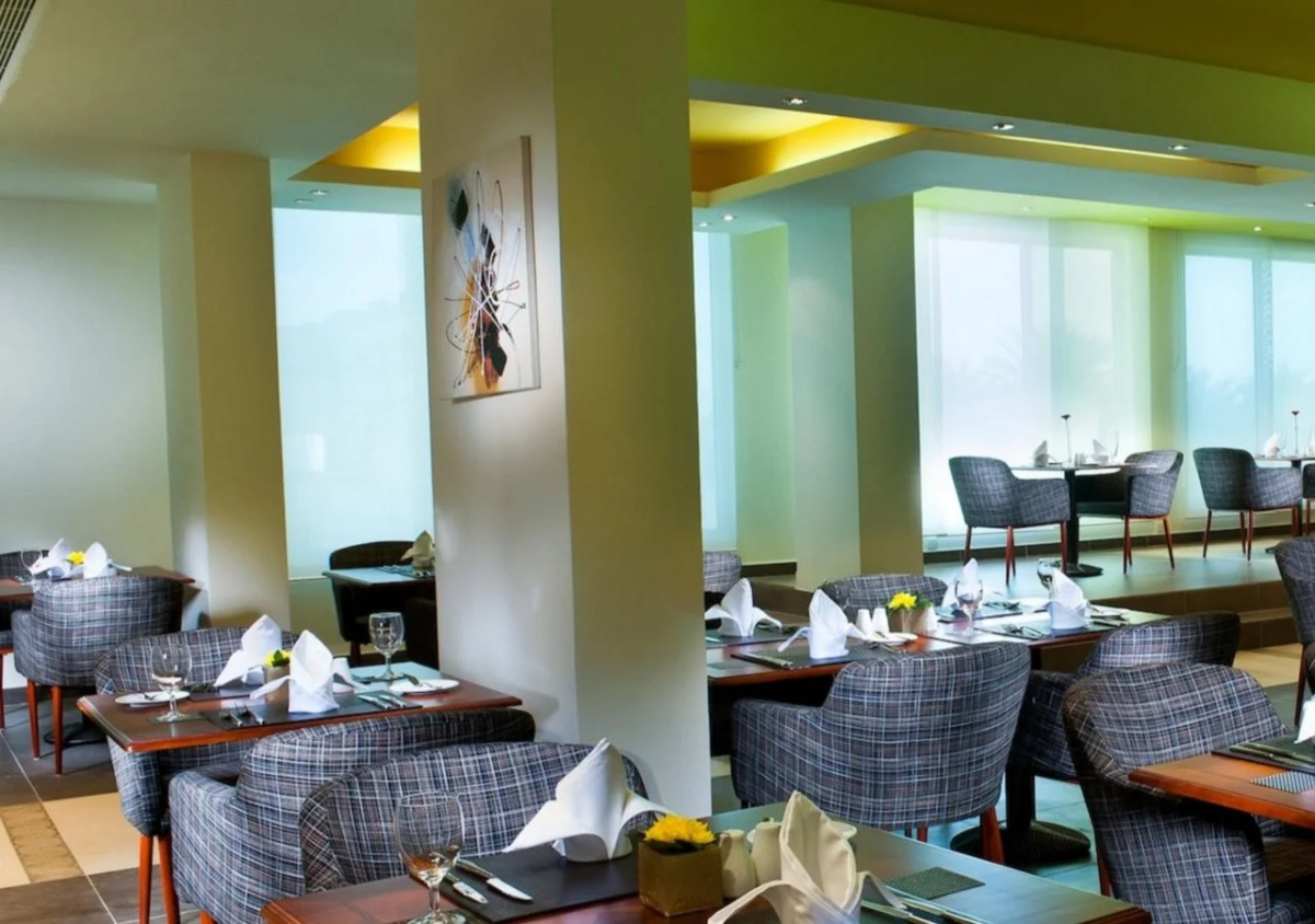 Al Hail Waves Hotel Managed By Centara