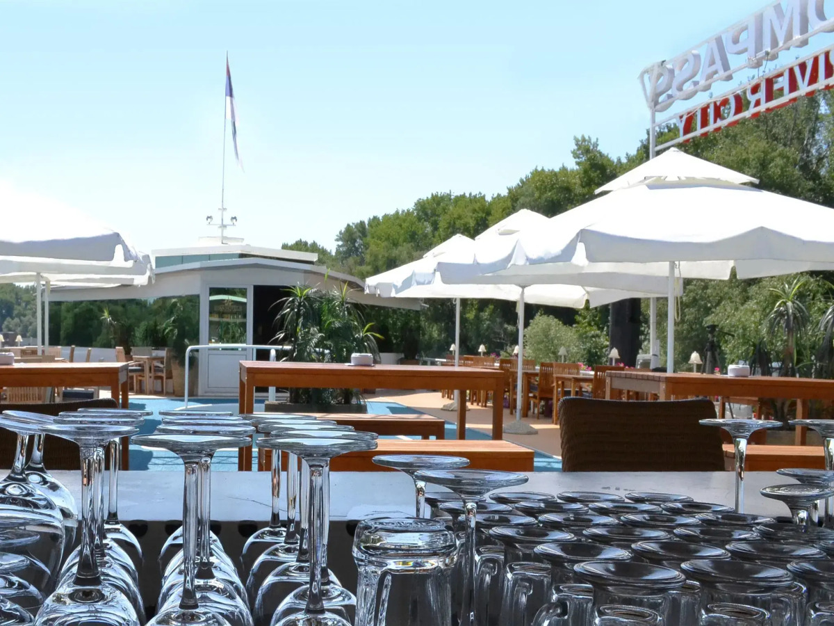 Compass River City Boatel