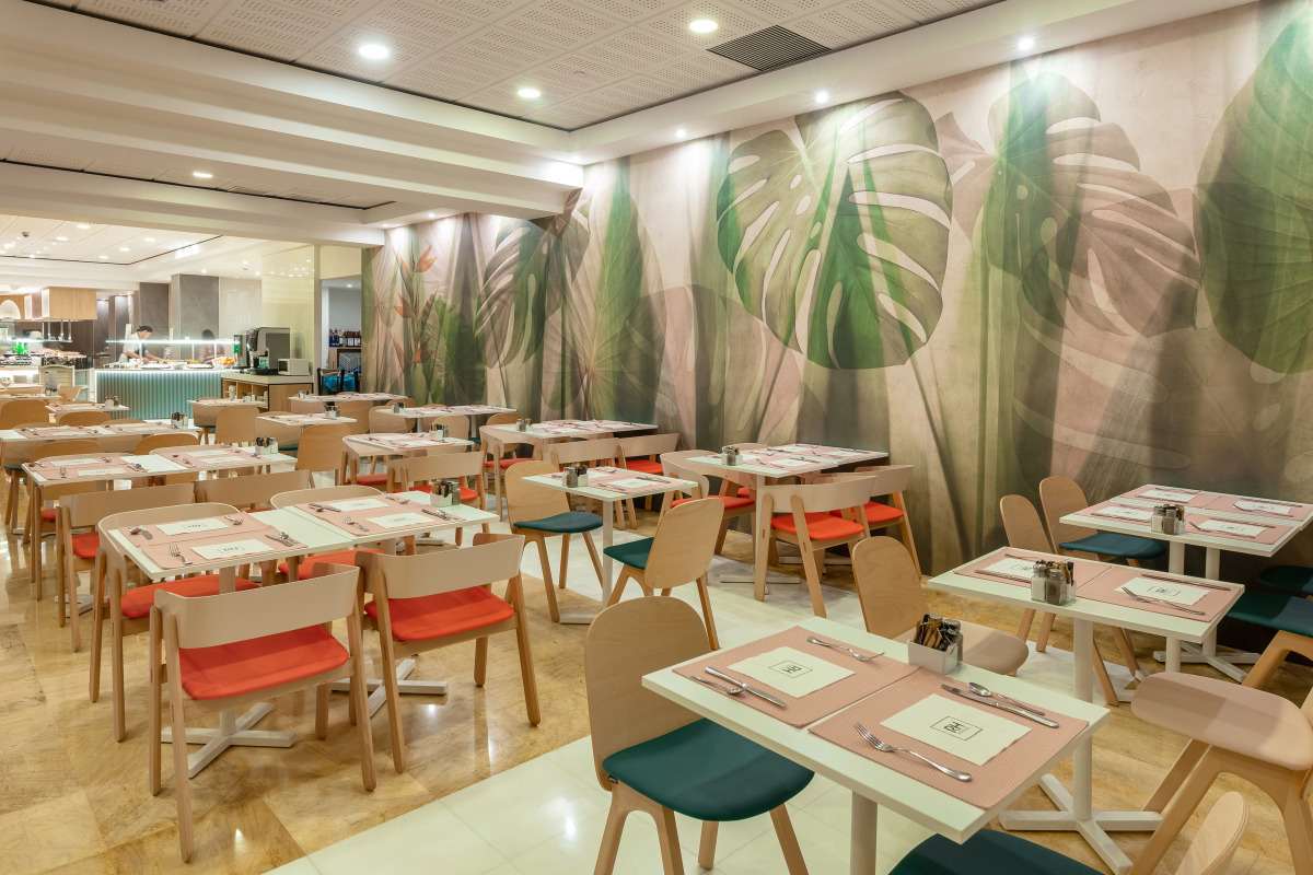 RH Ifach Family Hotel