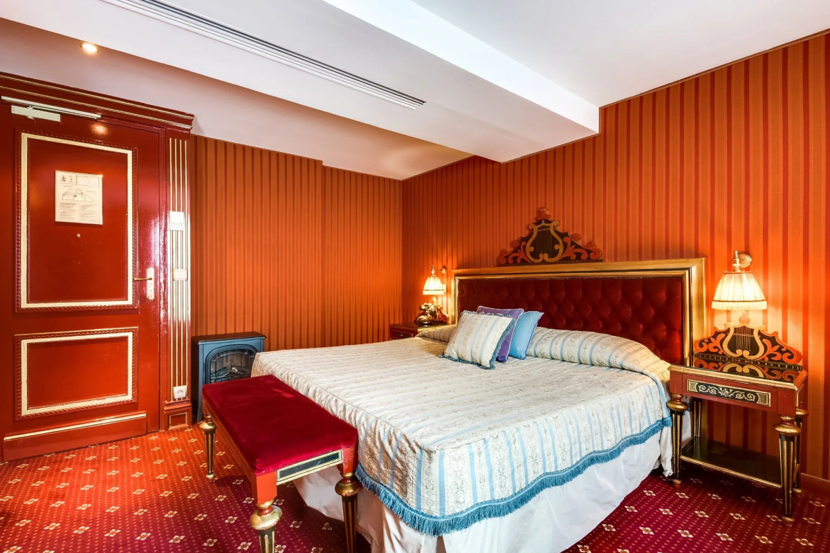 Le Monsieur by Sweett