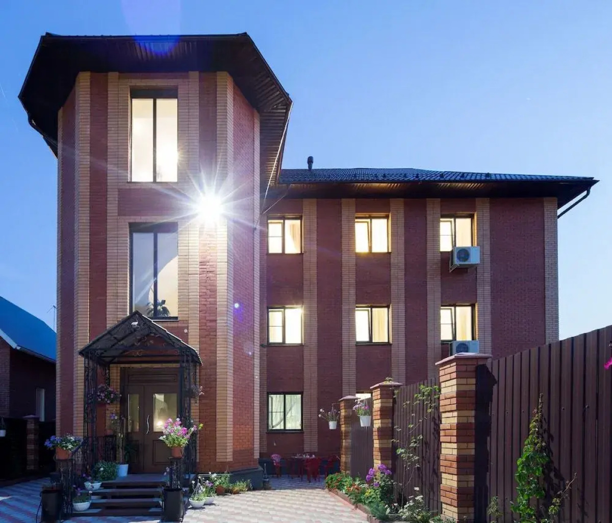 Отель «Элегант»