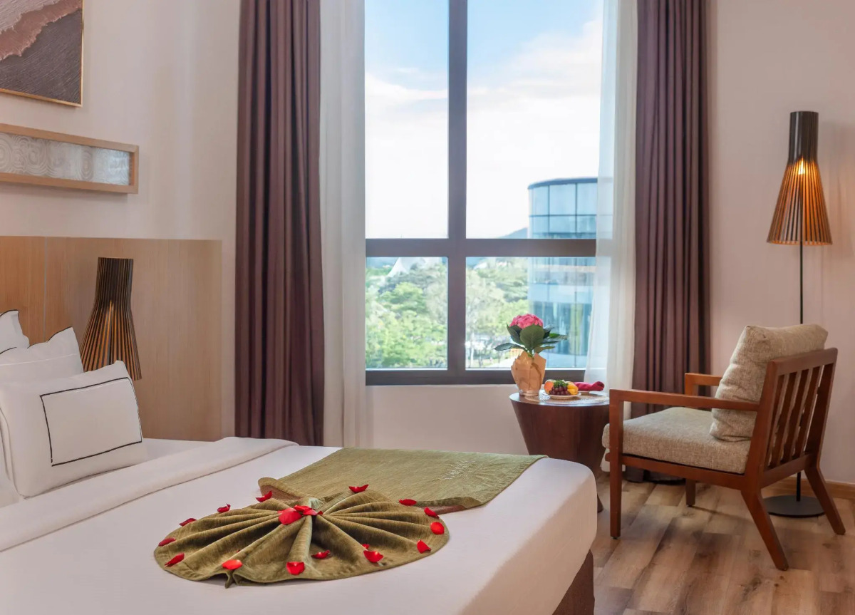 Starcity Hotel & Condotel Beachfront Nha Trang