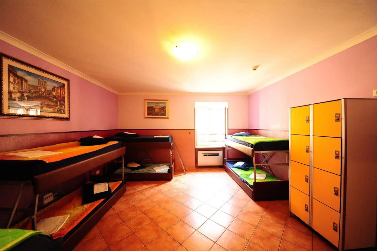 Alessandro Palace & Bar - Hostel