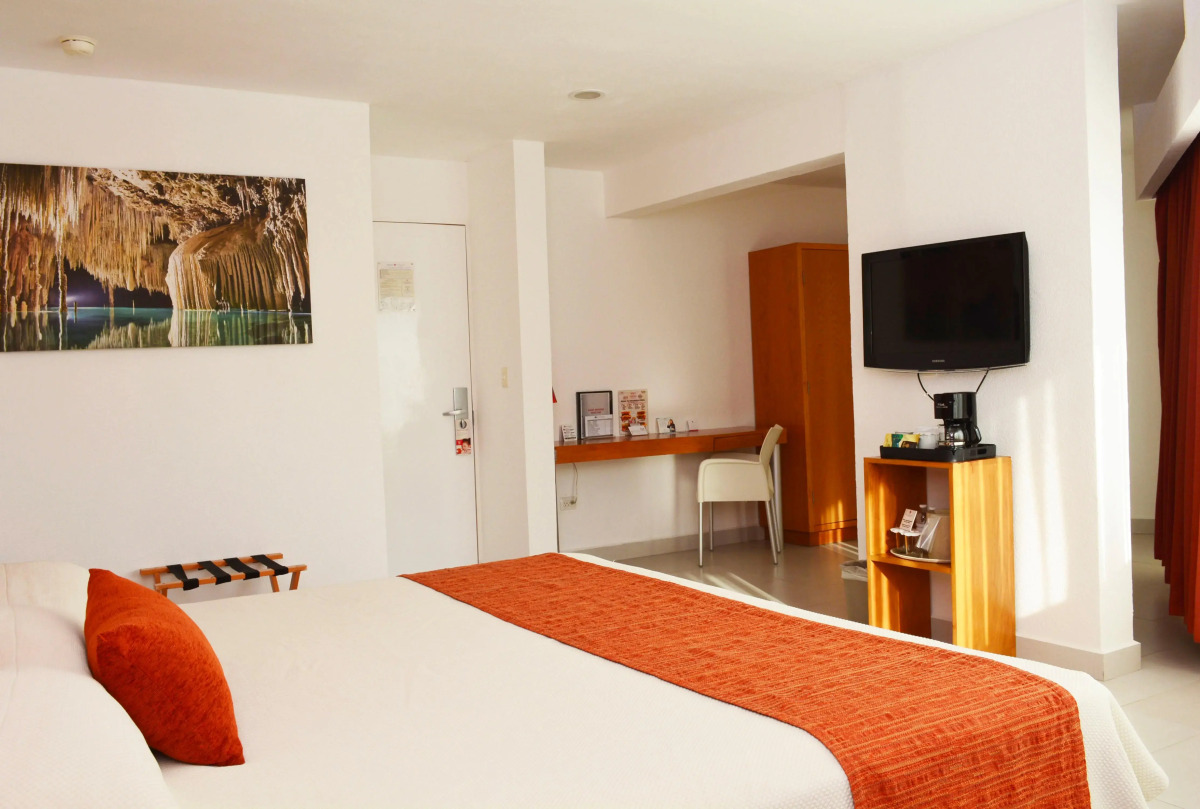 Отель Adhara Express