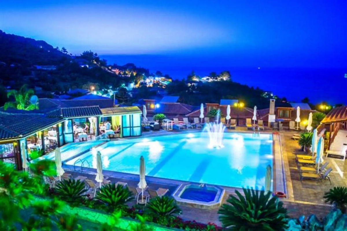 Sea View Village - Studios & Apartments