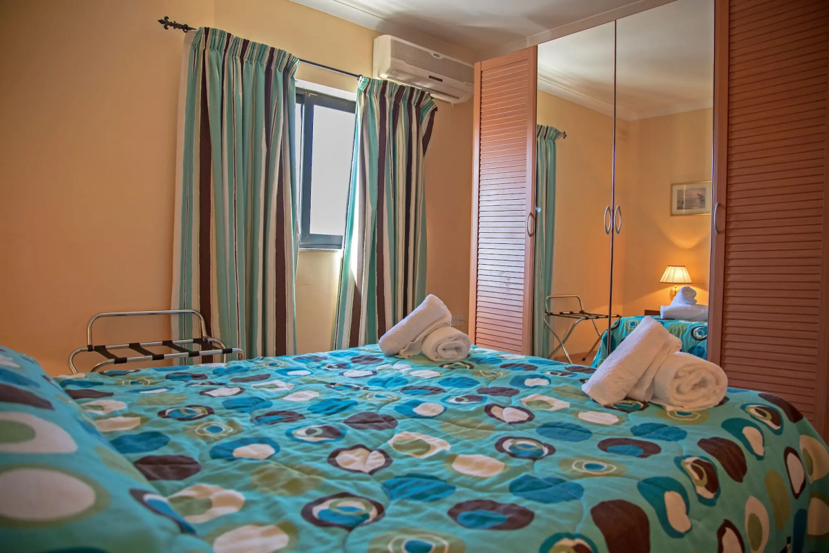 White Dolphin Complex Hotel