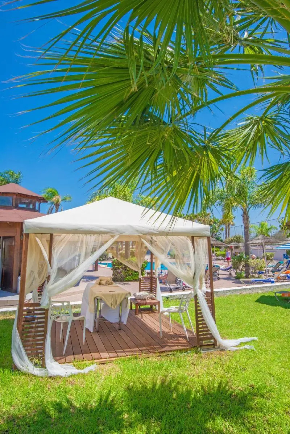 Tsokkos Gardens Hotel & Apartments