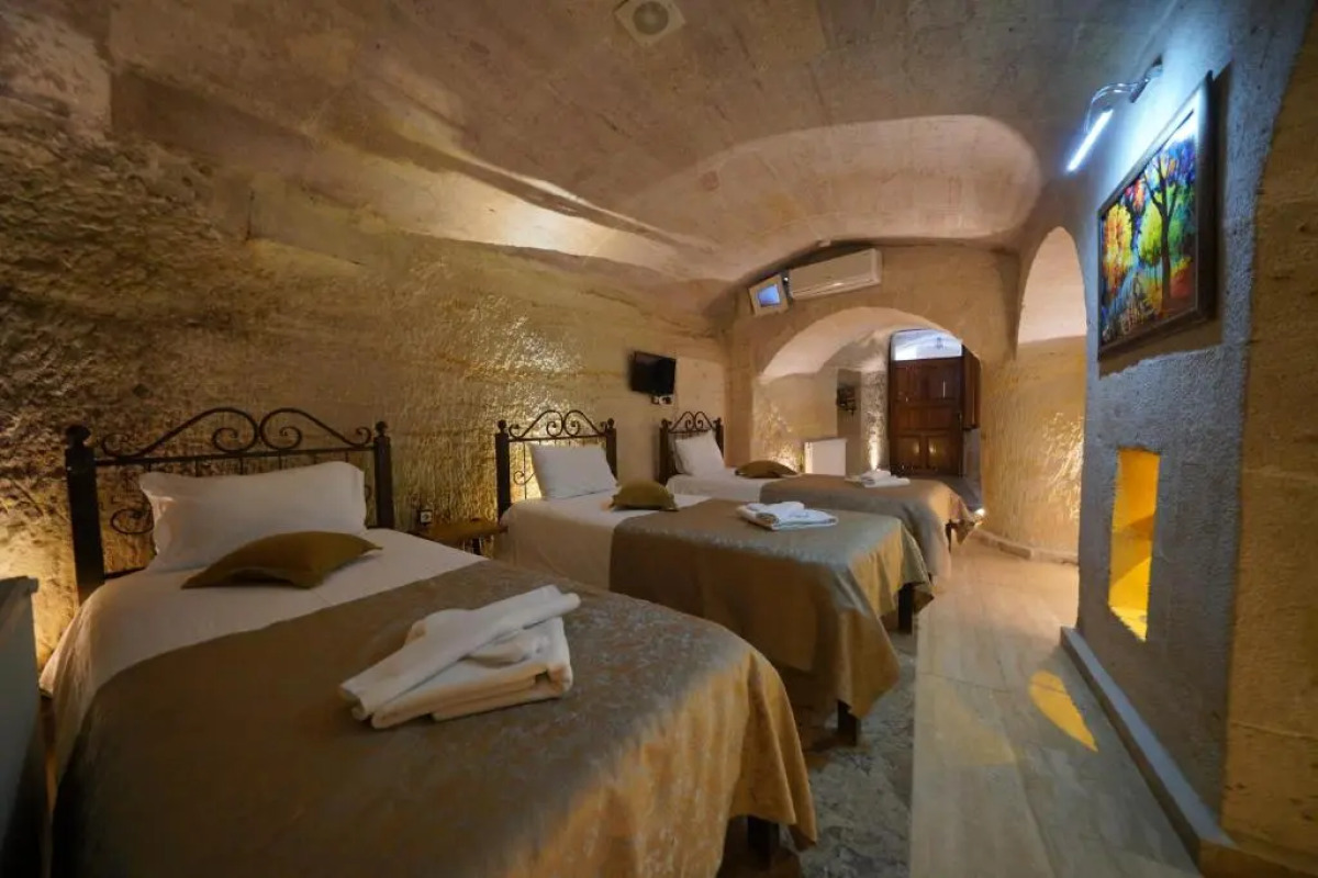 Emit Cave Hotel