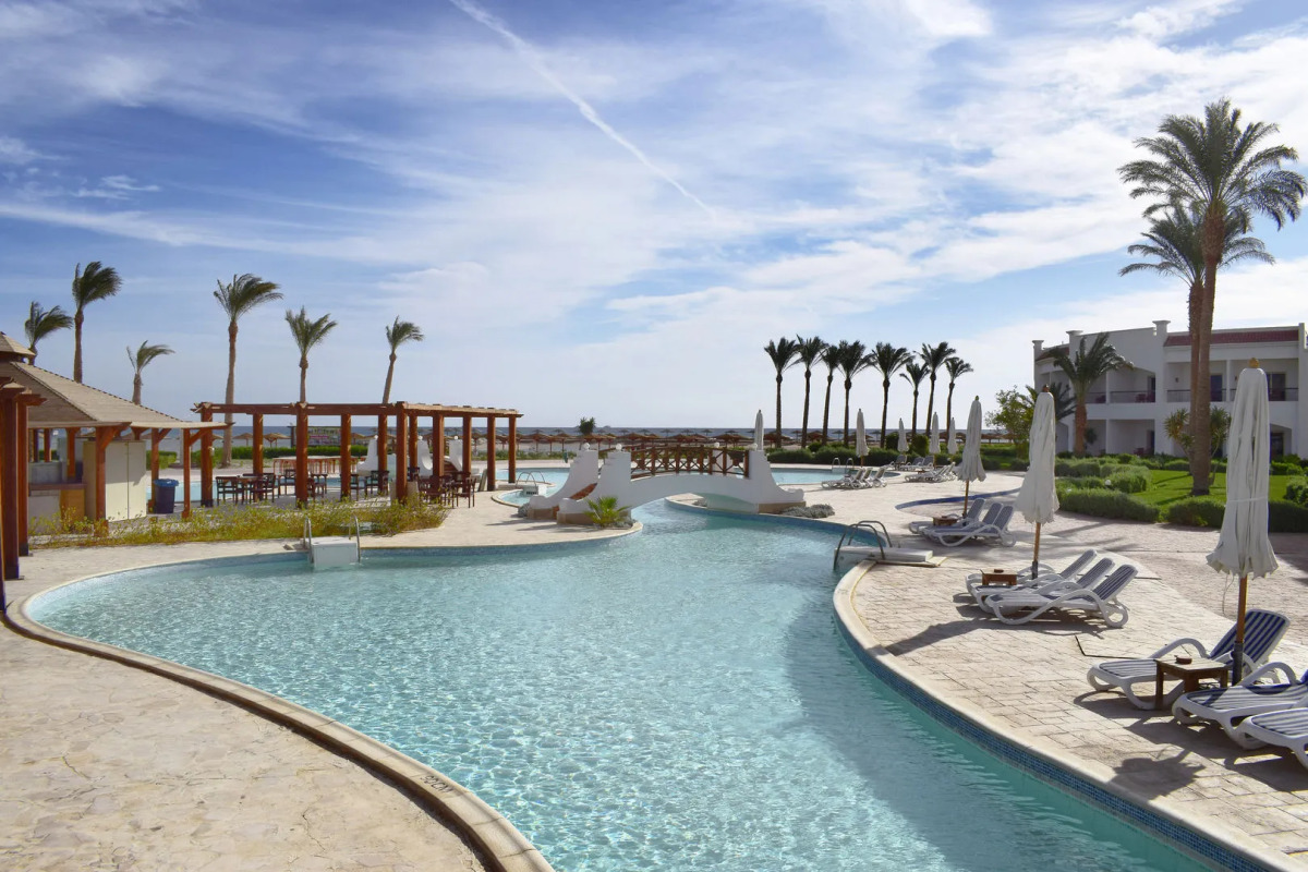 SUNRISE Alma Bay Resort