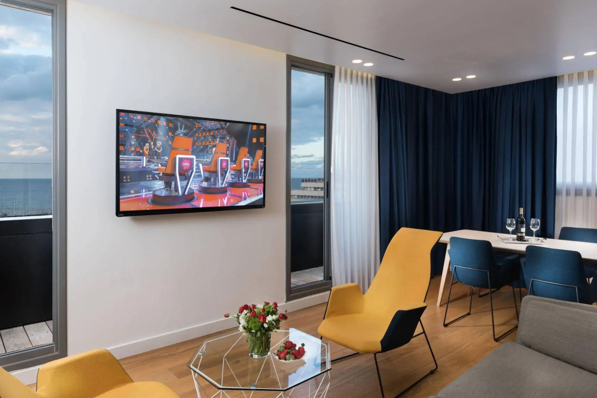 Sea Side by Zvieli Hotels