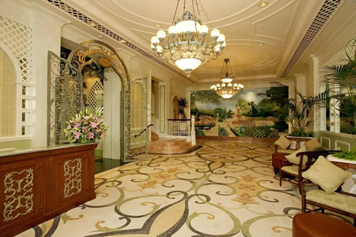 Hong Kong Disneyland Hotel