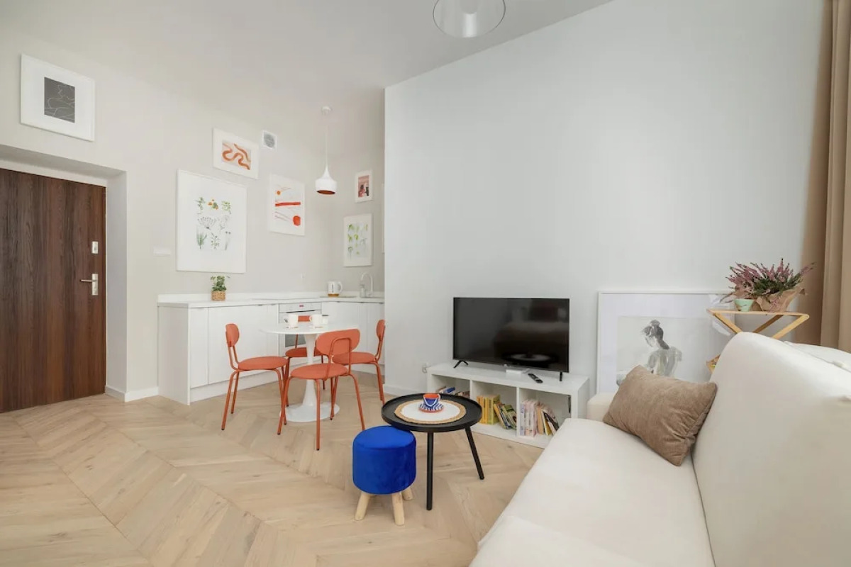 Comfy Apartment Opolska by Renters