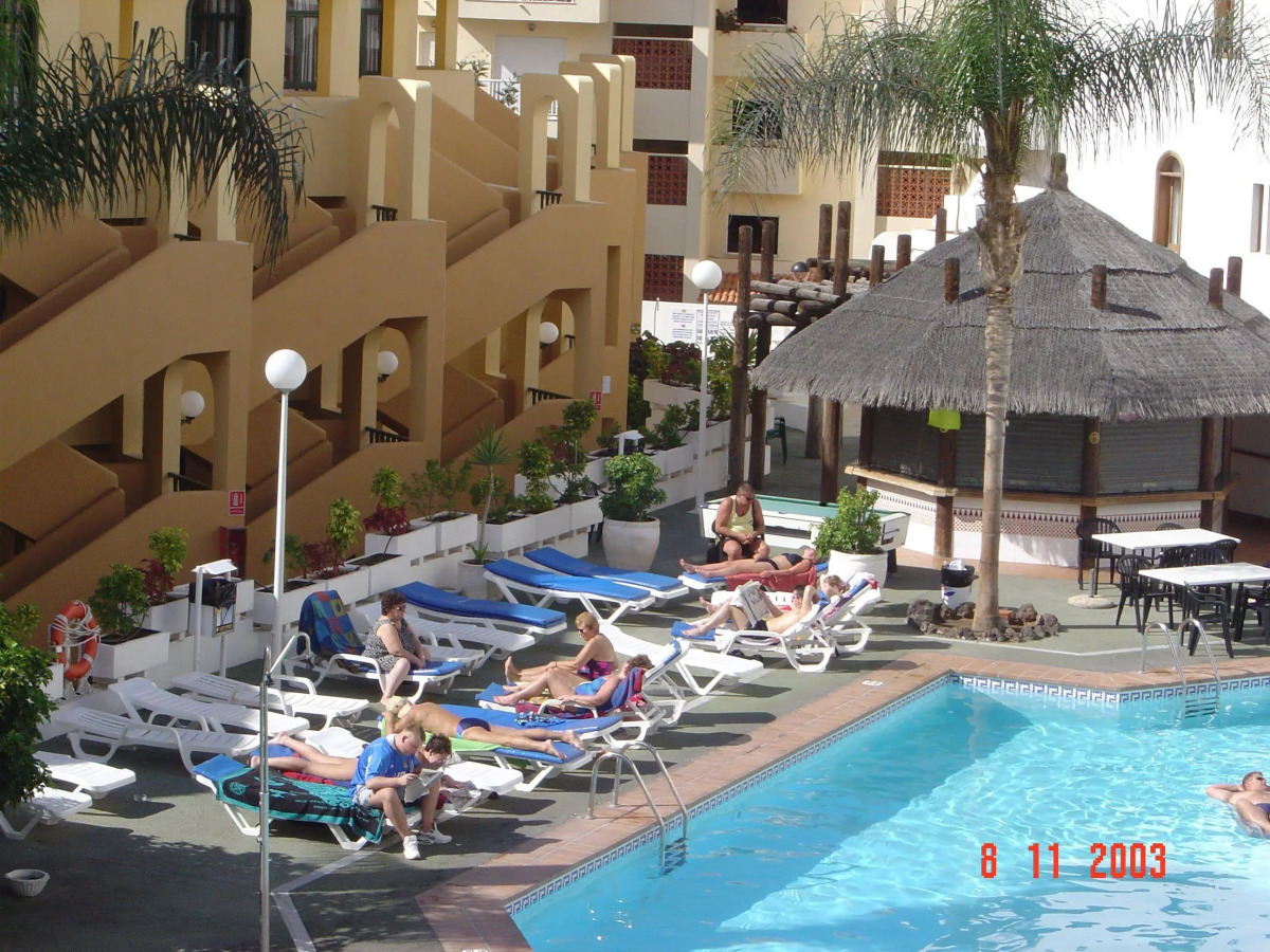 Playaolid Suites & Apartments