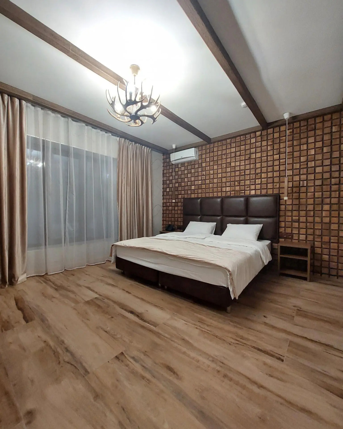 Апартаменты в отеле Red wood