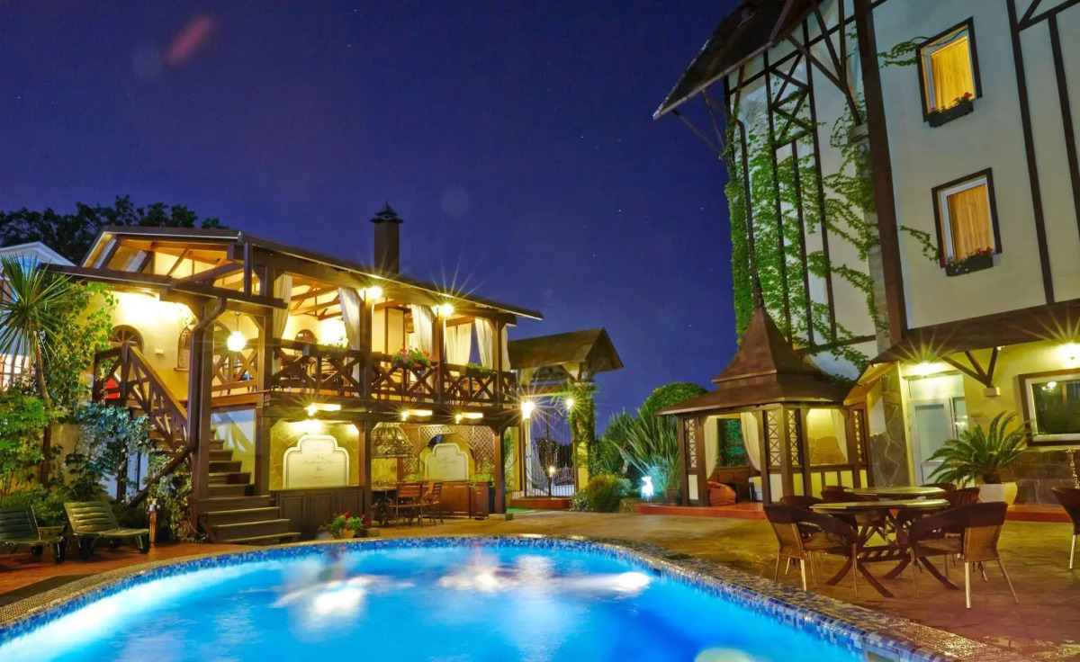 Отель Вэйлер