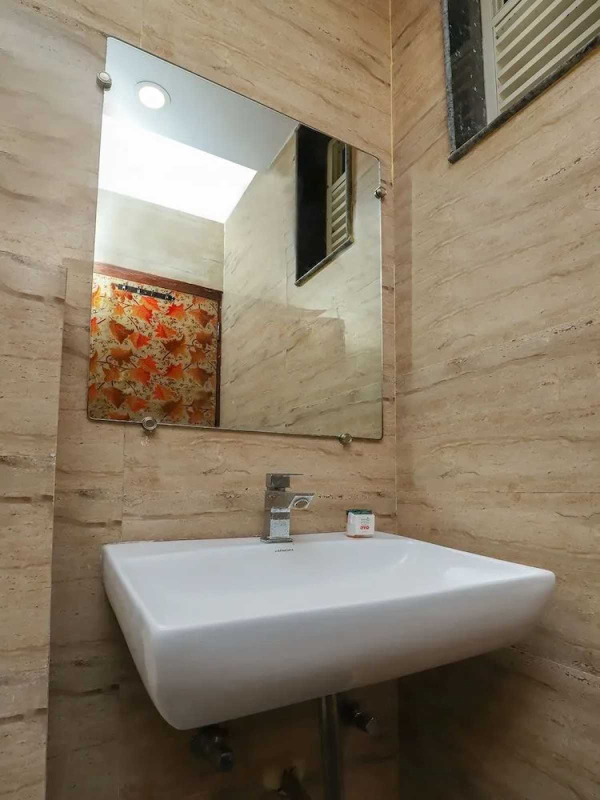 OYO 29389 Delhi Empire