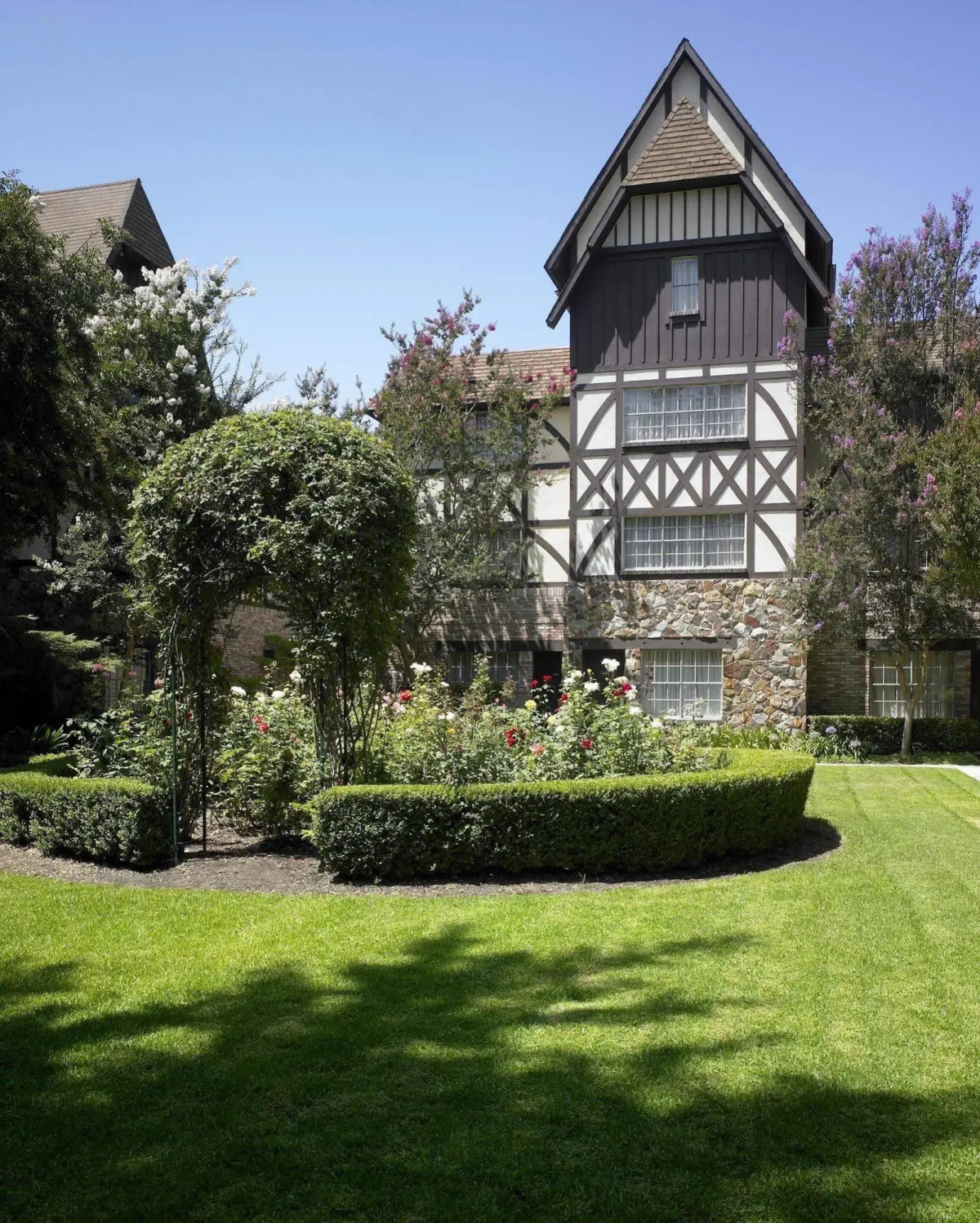 Anaheim Majestic Garden Hotel