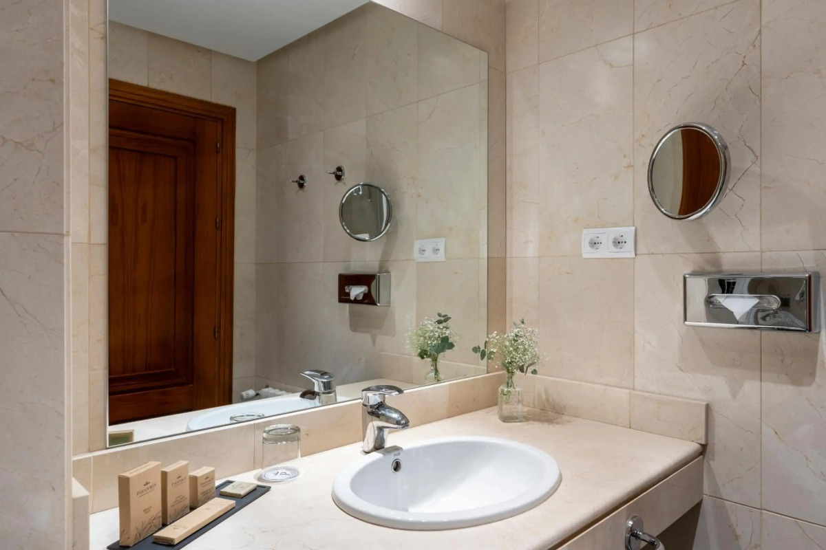 Phi Phi Harbour View Hotel