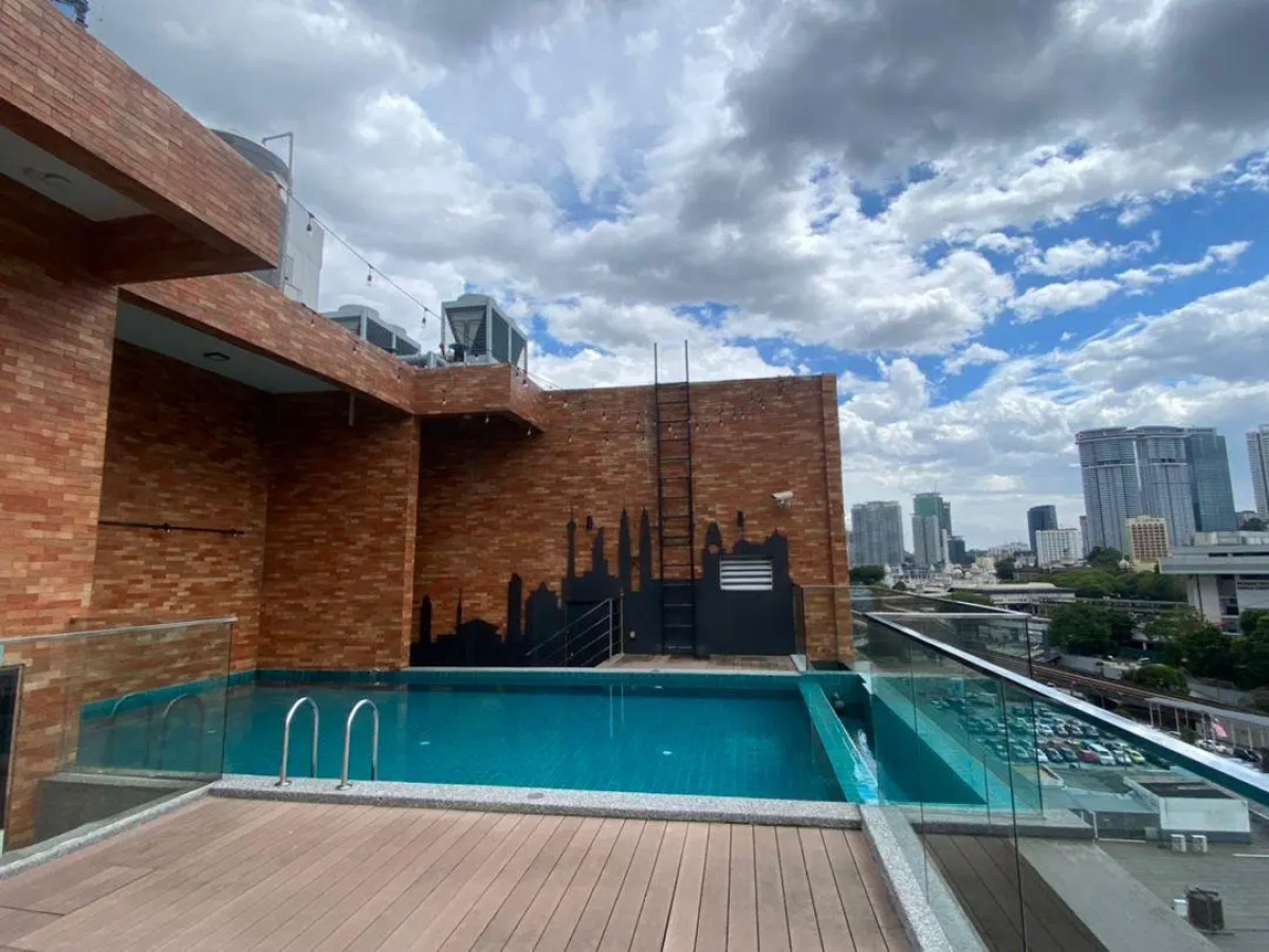 Santa Grand Hotel Central Market