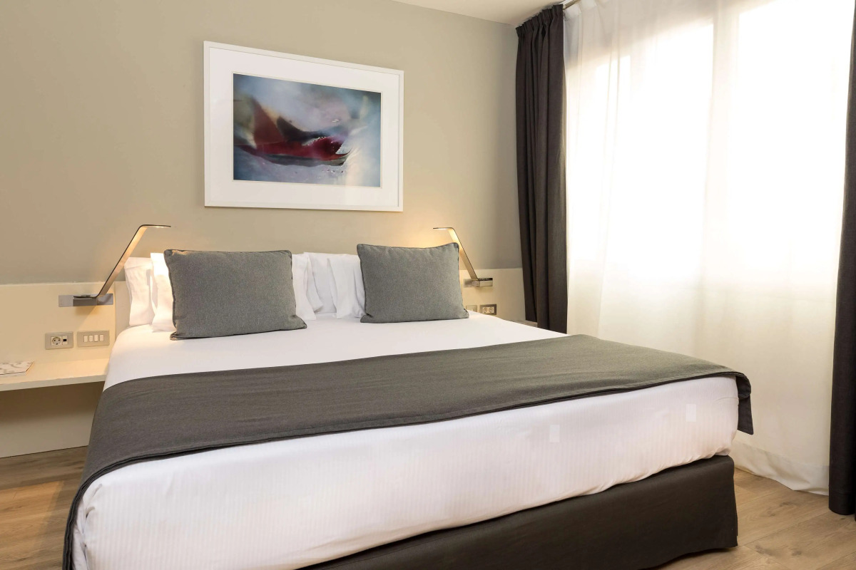 Отель Sercotel Amister Art