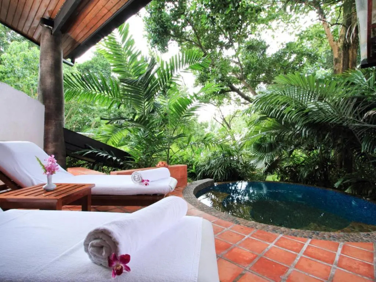 Mom Tri's Villa Royale