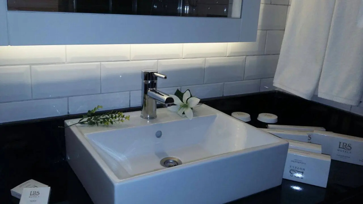 Port River Hotel & Spa