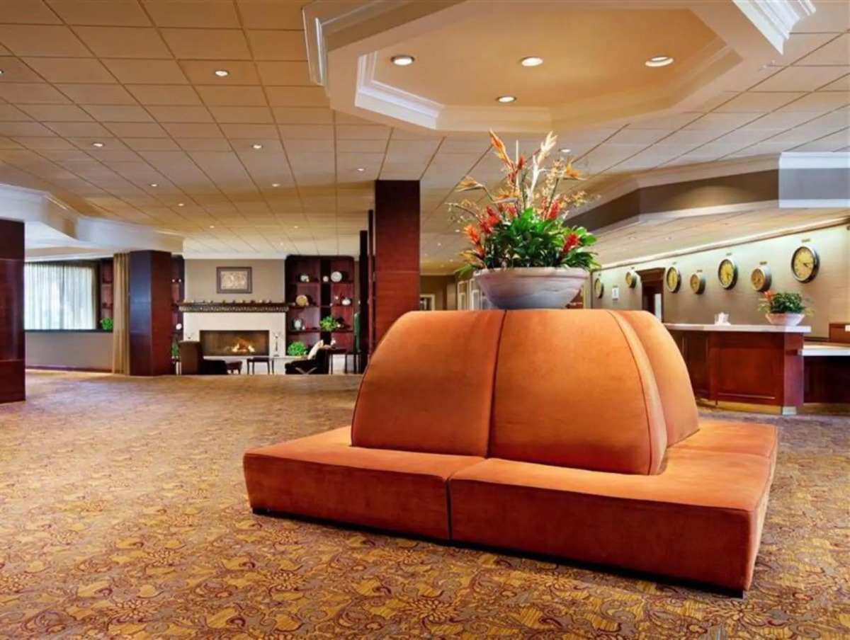 Anaheim Majestic Garden Hotel