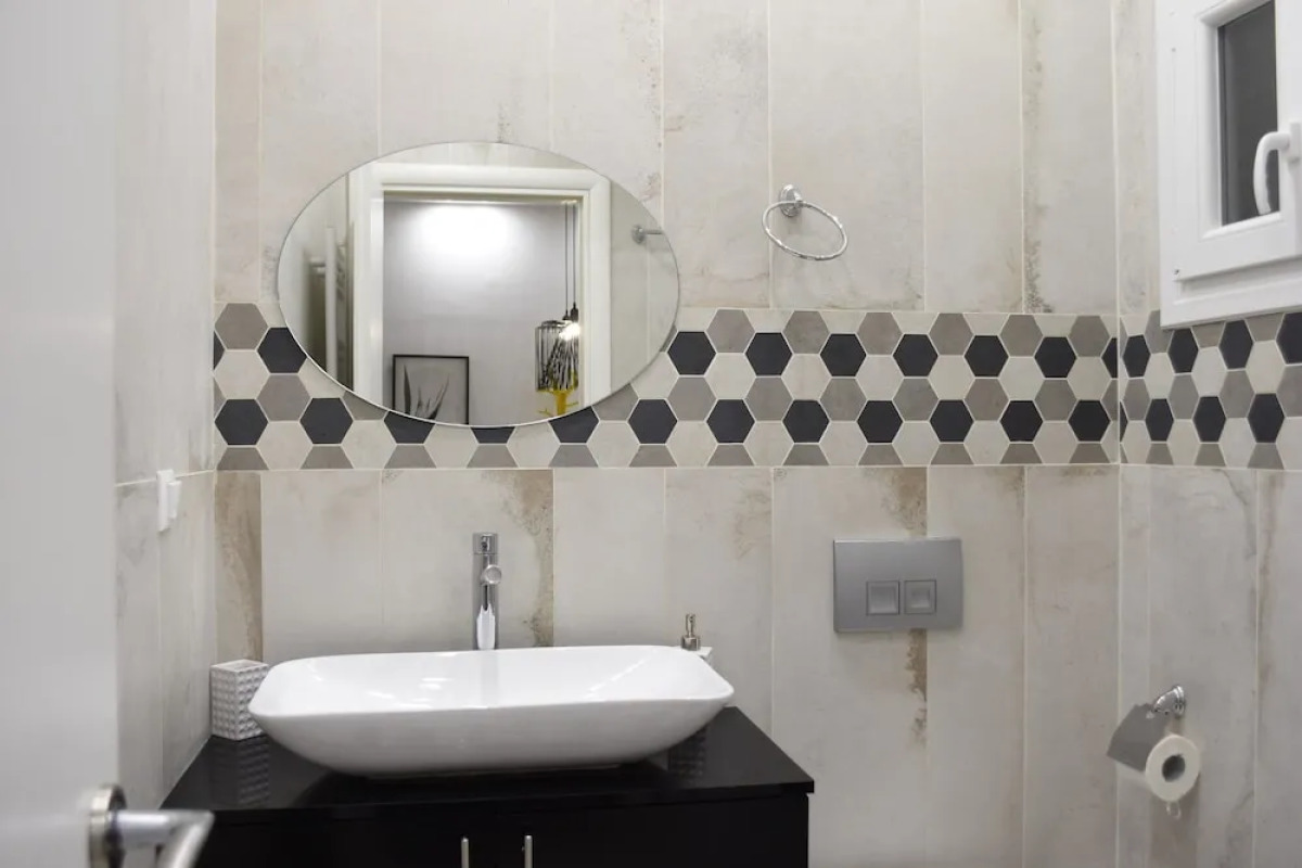 Alpinia Deluxe Apt Must