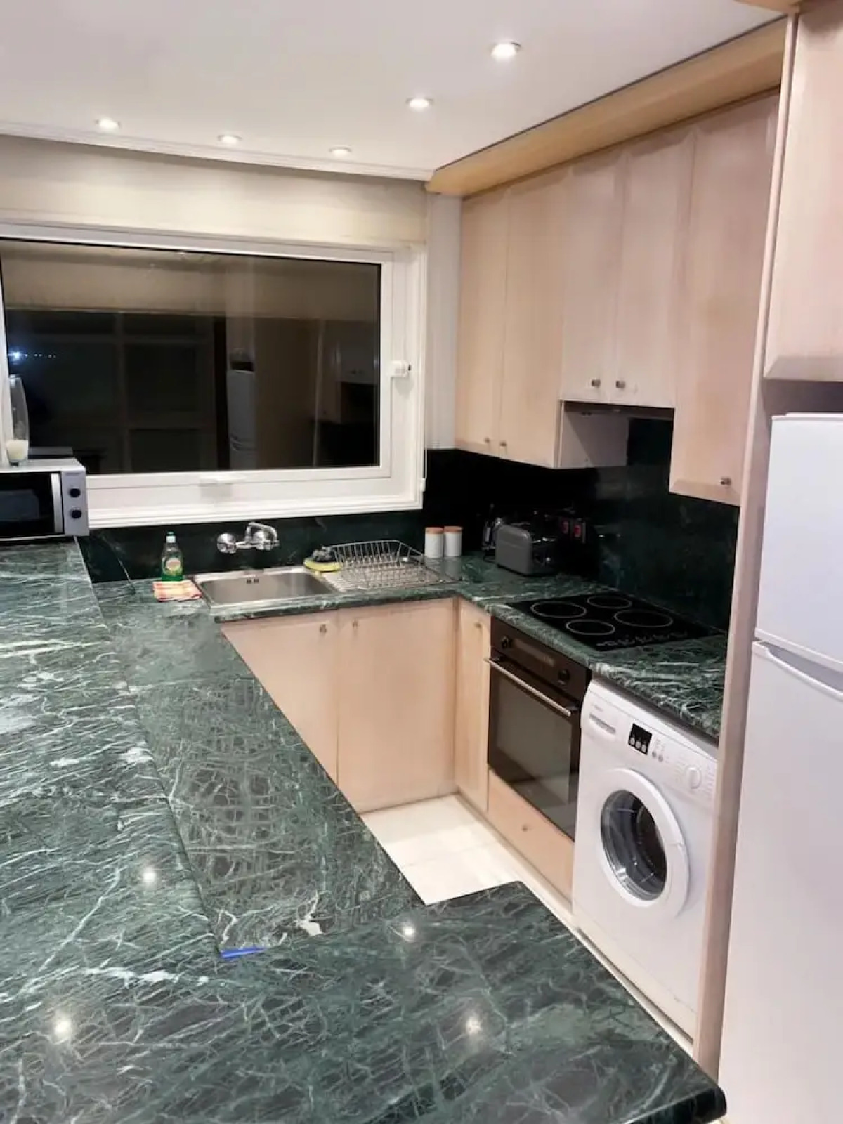 Larnaca Seaview Rooms