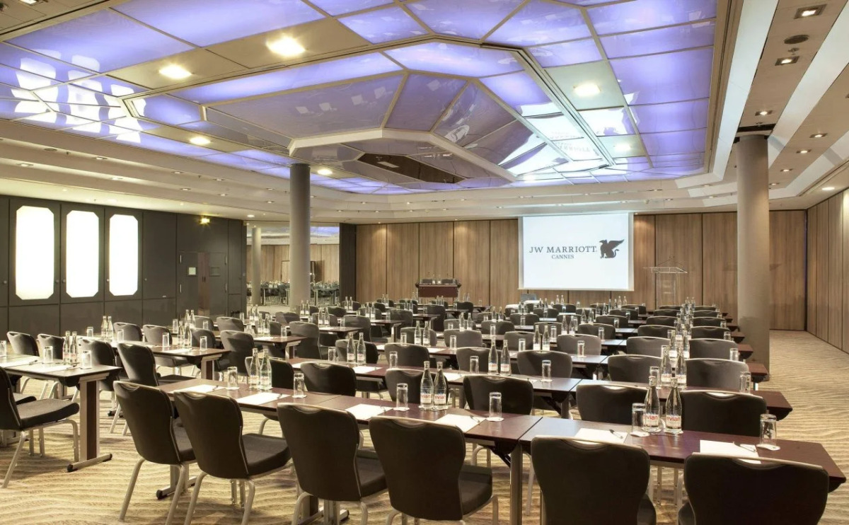 Отель JW Marriott Cannes