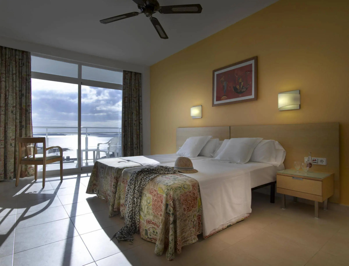 Отель Amare Beach Hotel Ibiza